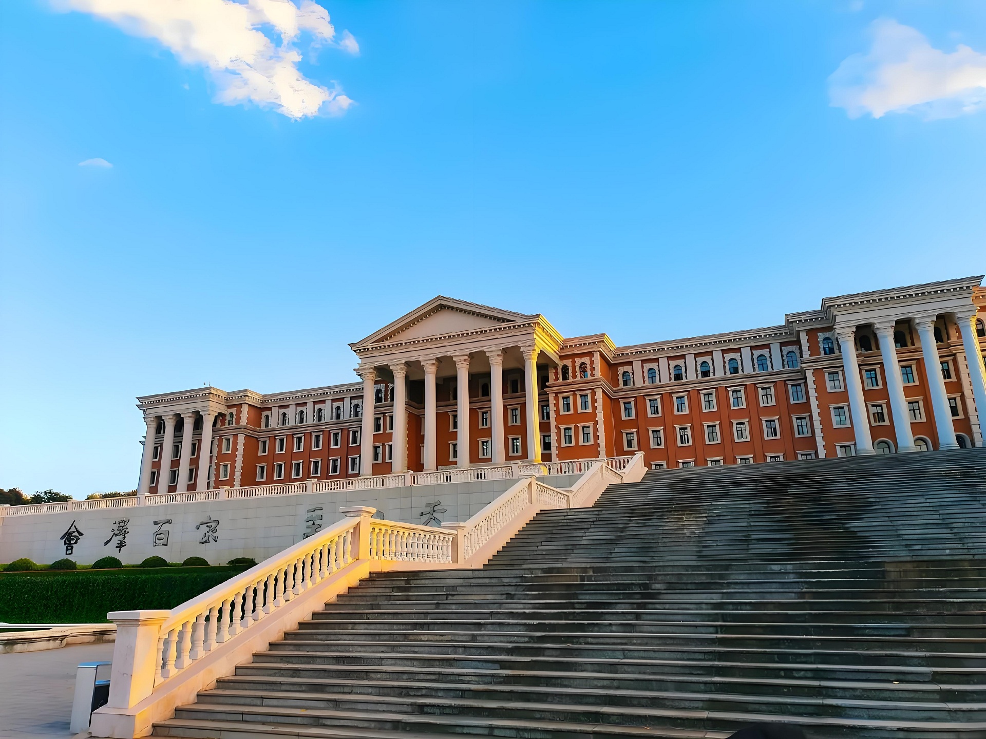 云南大学呈贡校区图书馆相关图片